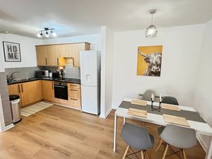Kichen dining area- click for photo gallery